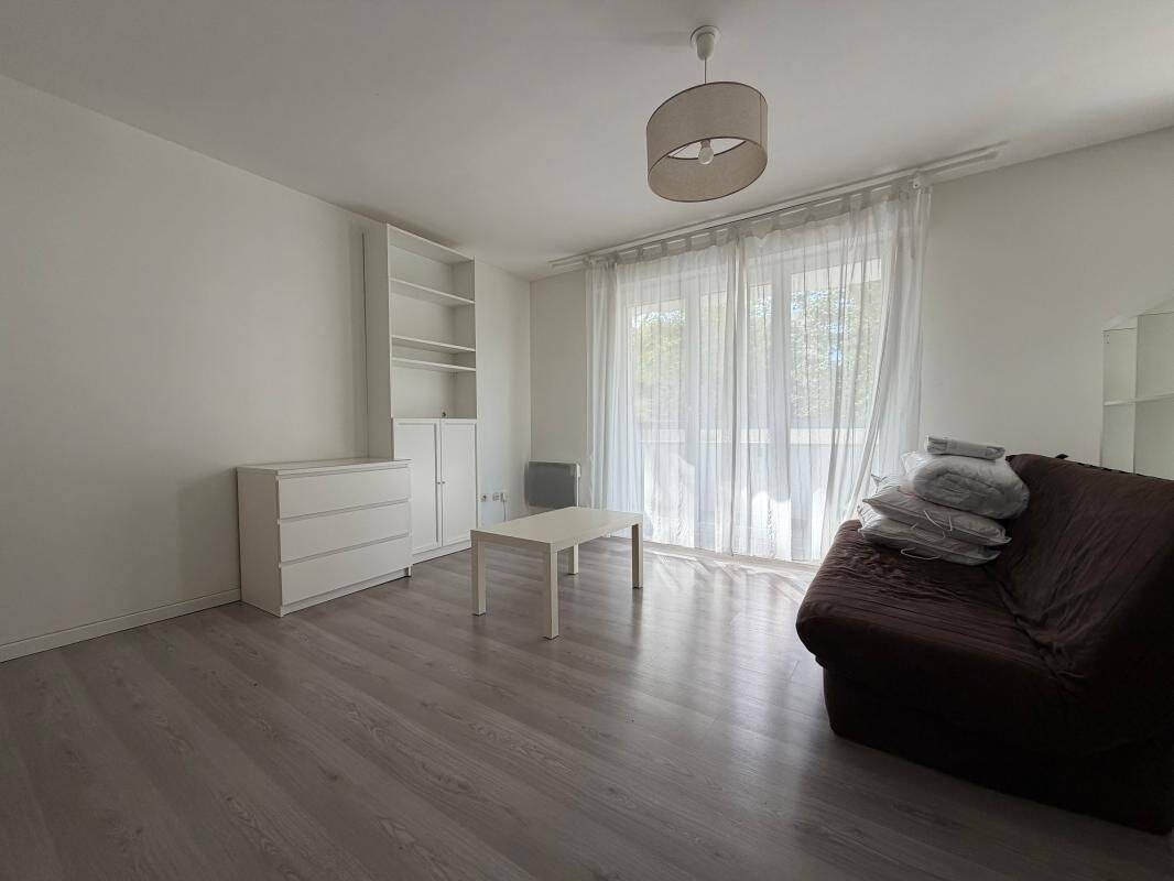 Appartement 1 pièce 35 m² · à Noisy-le-Grand · 34,7 m² · 825 €/mois