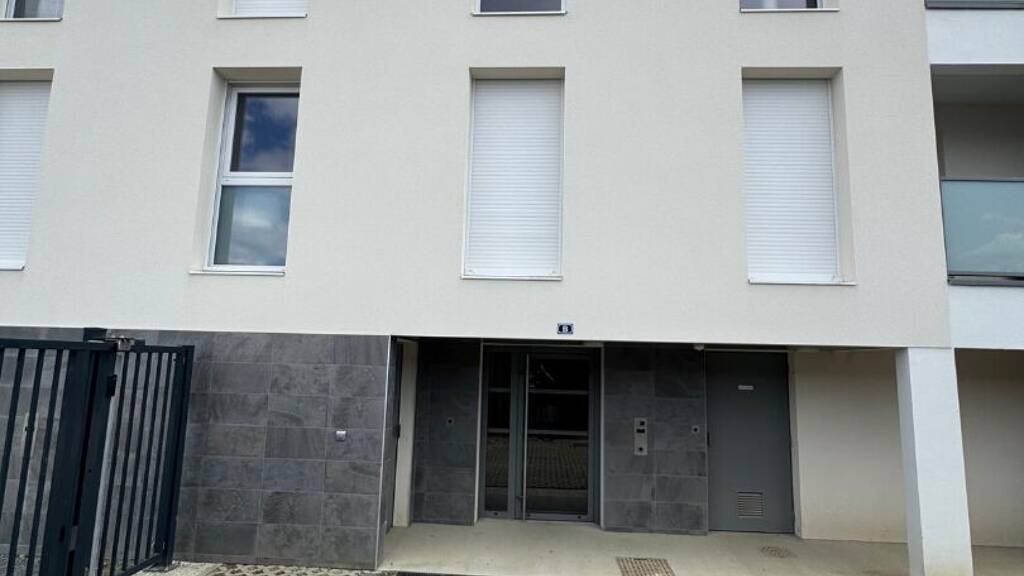 Appartement à vendre 285 300 € 3 pièces 2 chambres 65 m² Étage 3/3 Madeleine-Saint Léonard-Justices Angers 49000