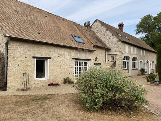 Villa à vendre 795 000 € 12 pièces 6 chambres 323 m² 1 790 m² de terrain Ménilles 27120