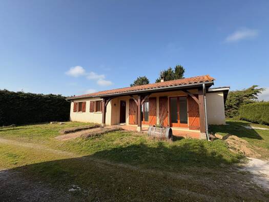 Maison de plain-pied à louer 1 080 € 4 pièces 3 chambres 92 m² Le Pian-sur-Garonne 33490