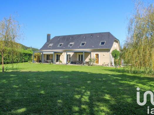 Maison à vendre 447 000 € 8 pièces 4 chambres 257 m² 3 410 m² de terrain Montaut 64800