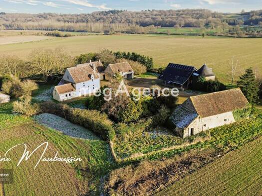 Demeure à vendre 499 000 € 7 pièces 5 chambres 268 m² 21 460 m² de terrain Souligné-Flacé 72210
