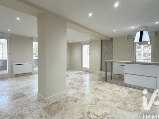 Appartement à vendre 255 000 € 4 pièces 3 chambres 99 m² RDC/2 Devecey 25870