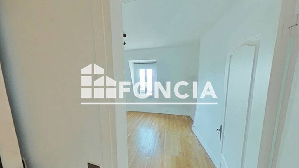 Appartement à louer 1 150 € 2 pièces 1 chambre 38,7 m² RDC Centre Ville Clichy 92110