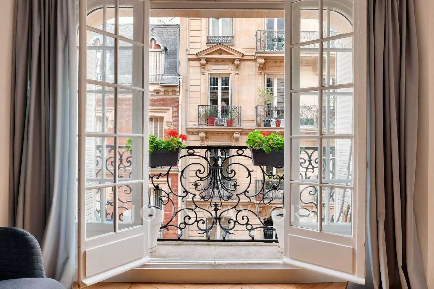 Appartement 5 pièces 77 m² · à Paris 16ème Arrondissement · 77,4 m² · 1 199 000 €