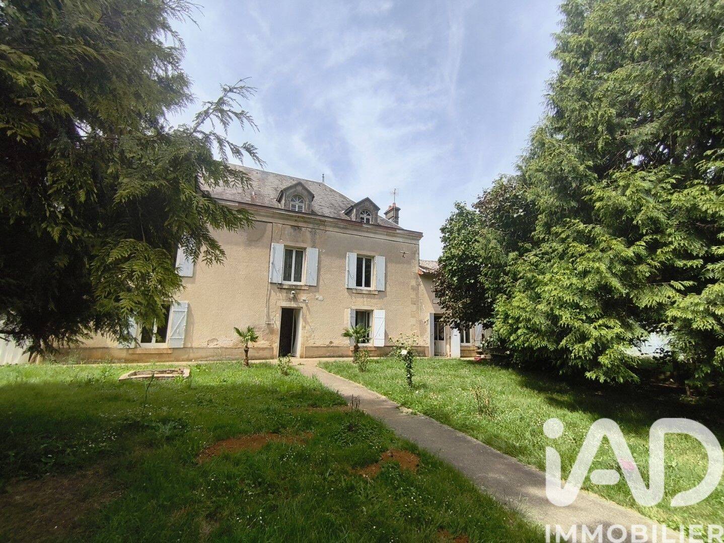 Maison 8 pièces 214 m² · à Sepvret · 214 m² · 146 300 €