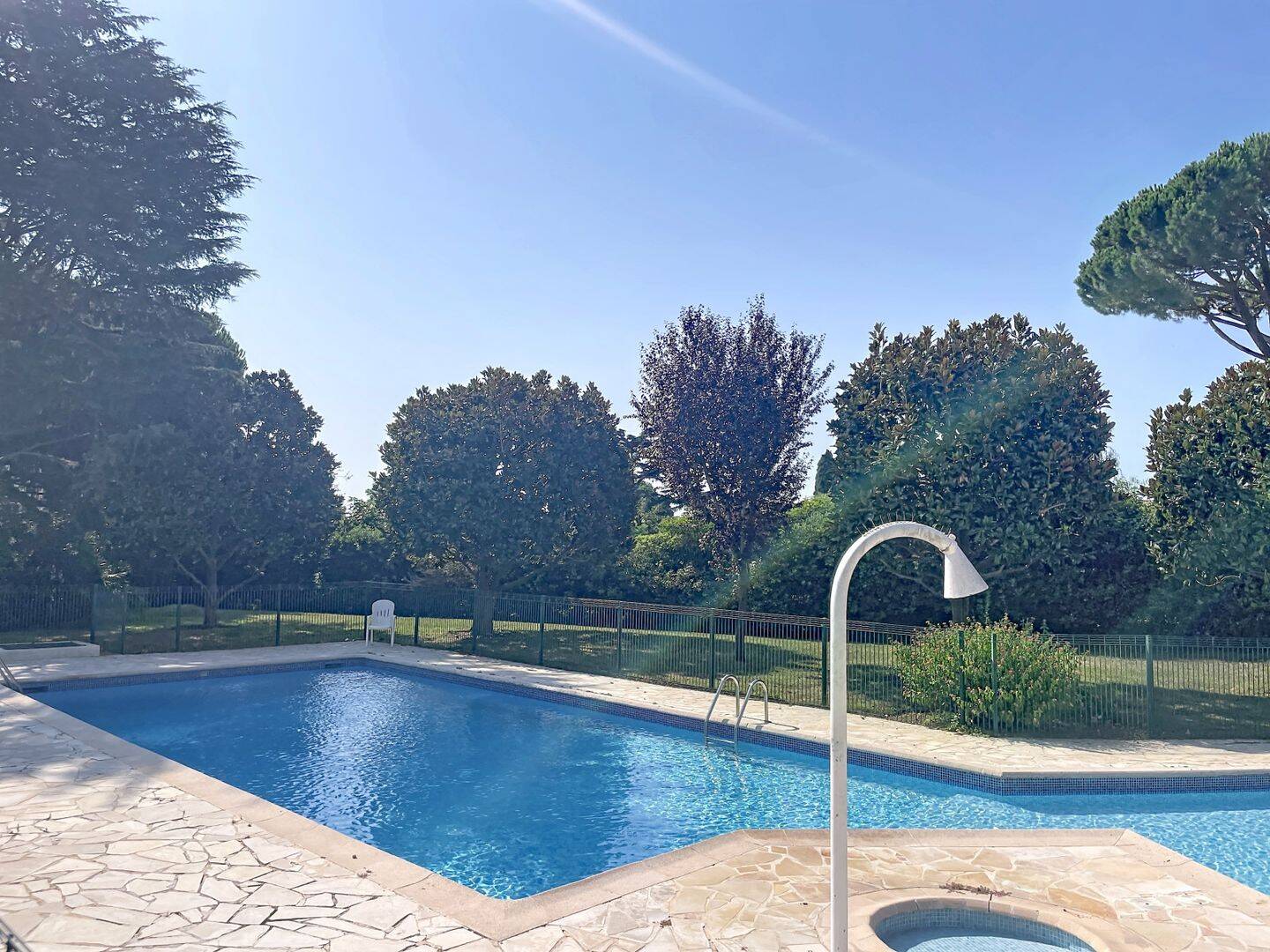 Appartement 3 pièces 74 m² · à Antibes · 73,9 m² · 1 590 €