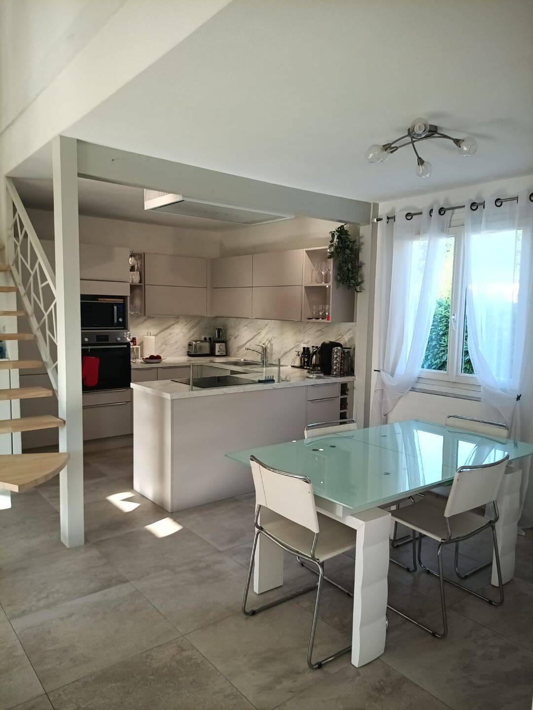 Maison 5 pièces 150 m² · à Arthaz-Pont-Notre-Dame · 150 m² · 678 000 €