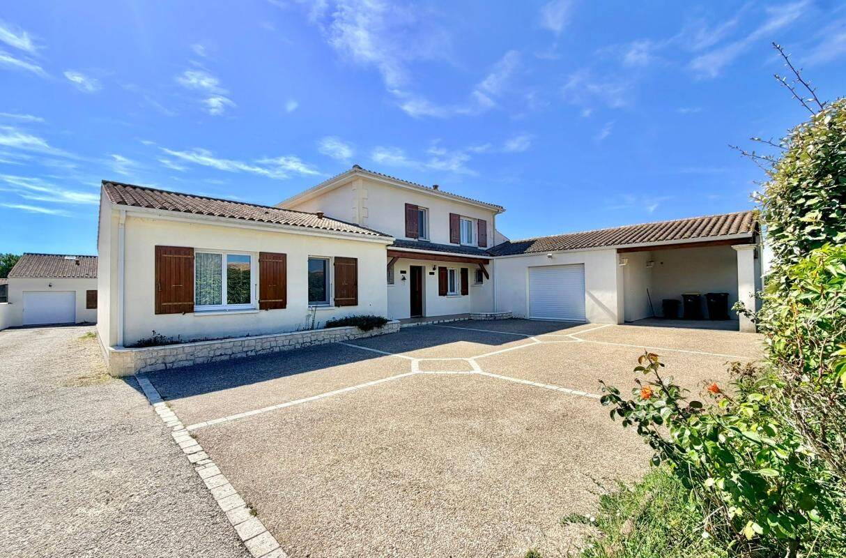 Maison 9 pièces 226 m² · à Marennes-Hiers-Brouage · 226 m² · 435 400 €