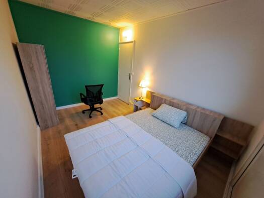 Appartement à louer 555 € 5 pièces 4 chambres 73 m² Étage 5/10 Salengro Jaures Mantes-la-Ville 78711