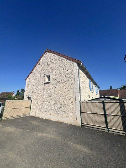 Maison 4 pièces 75 m² · à La Forêt-le-Roi · 75 m² · 235 900 €