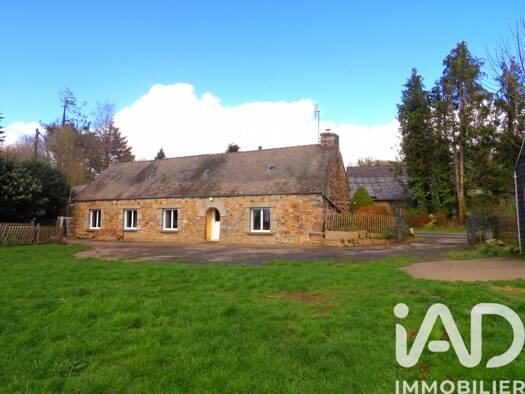 Maison de plain-pied à vendre 158 700 € 4 pièces 2 chambres 83 m² 16 572 m² de terrain Callac 22160