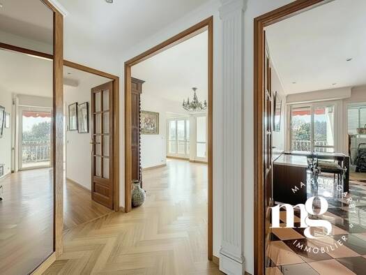 Appartement à vendre 650 000 € 5 pièces 4 chambres 92,8 m² Étage 5/8 Saint Martin-Cité des Fleurs Biarritz 64200
