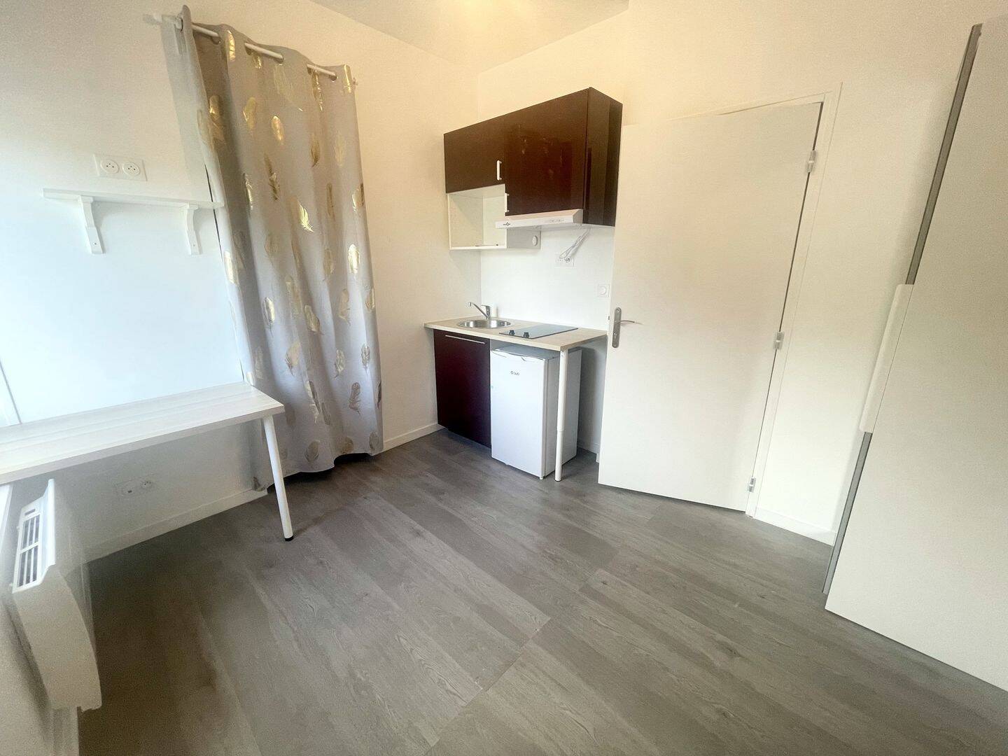 Appartement 1 pièce 11 m² · à Lille · 10,7 m² · 339 €