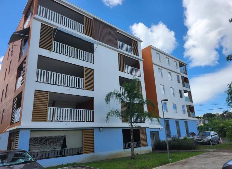 Appartement à louer 1 090 € 3 pièces 2<br/>chambres 65,7 m²<br/>superficie 2/5<br/>étage Les Abymes 97139