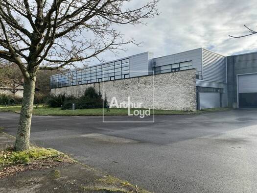 Local d'activités à vendre 2 780 000 € 3 400 m² d'espace de stockage Champcueil 91750