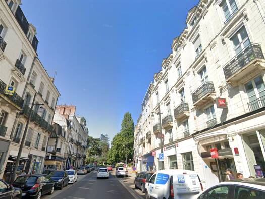 Boutique à louer 5 000 € 2 pièces 401 m² de surface de vente Centre Ville Blois 41000