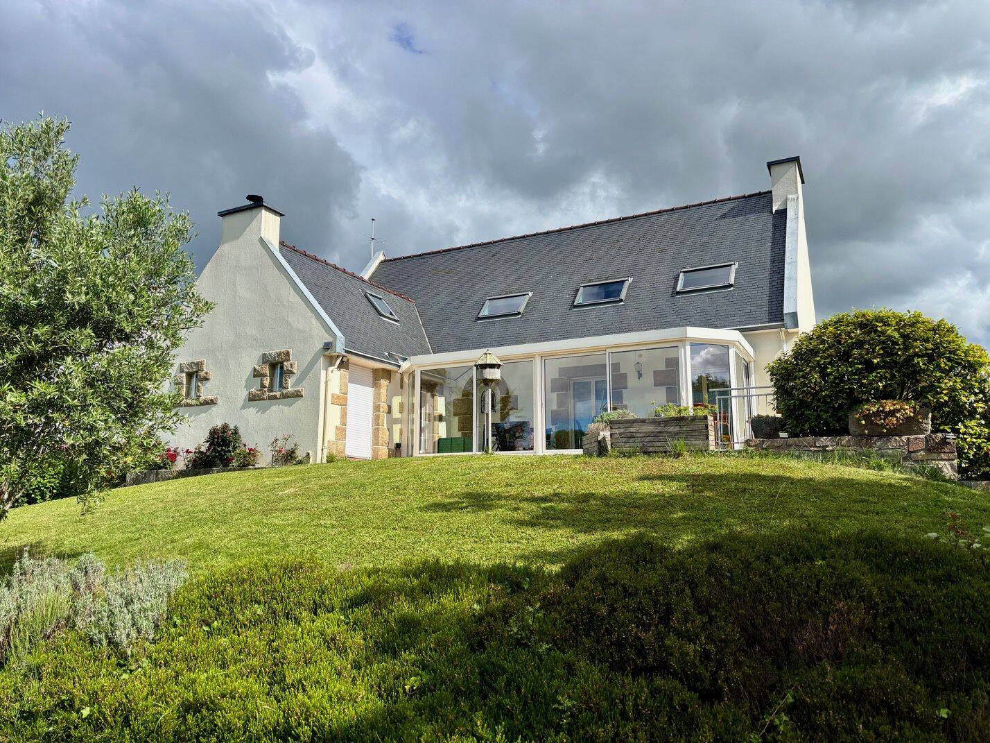 Maison 7 pièces 207 m² · à Gouesnach · 207 m² · 393 000 €