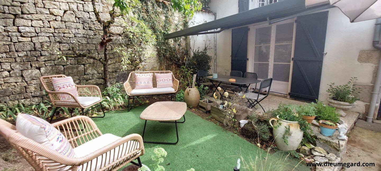 Maison 5 pièces 127 m² · à Melle · 126,8 m² · 208 000 €