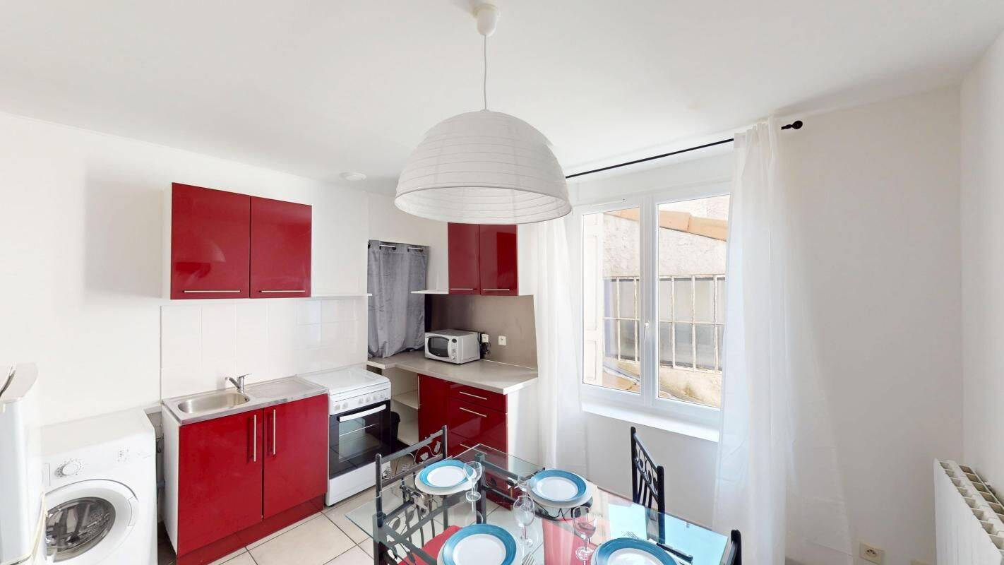 Appartement 1 pièce 29 m² · à Saint-Étienne · 29 m² · 395 €