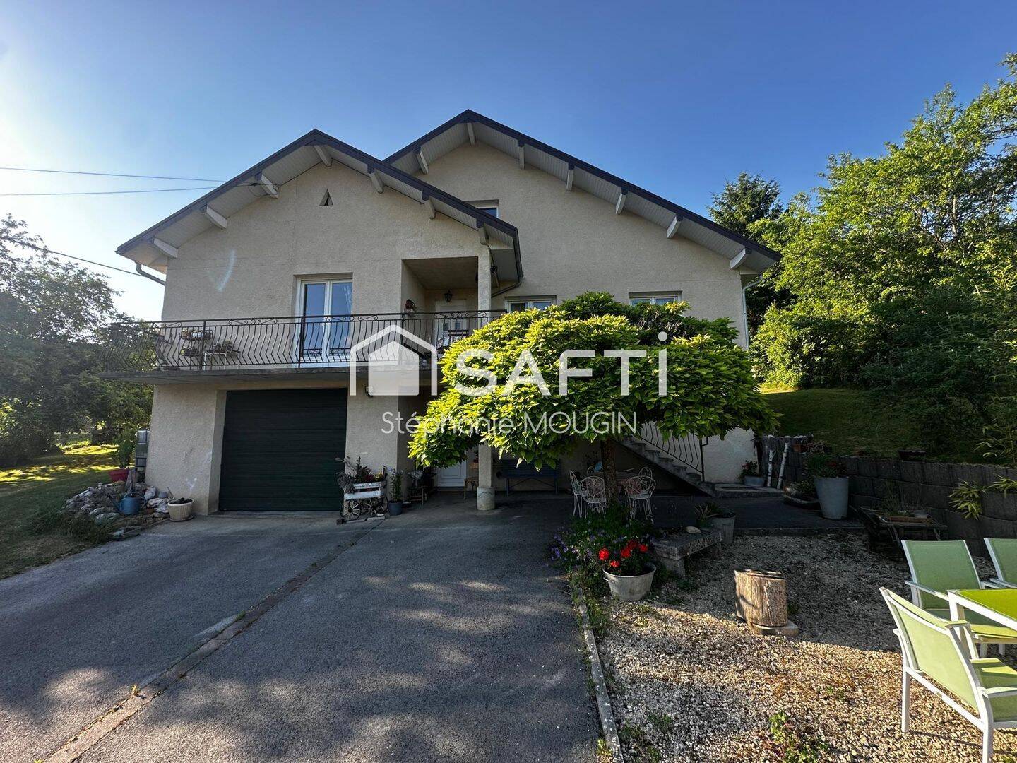 Maison 8 pièces 113 m² · à Vaucluse · 113 m² · 232 000 €