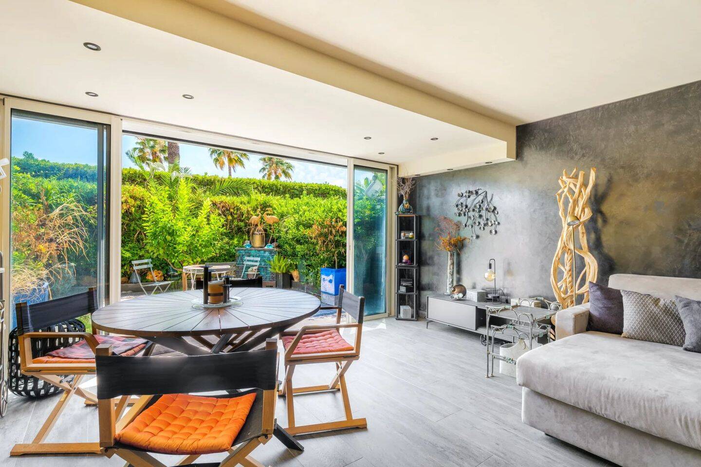 Appartement 1 pièce 42 m² · à Saint-Laurent-du-Var · 42 m² · 295 000 €