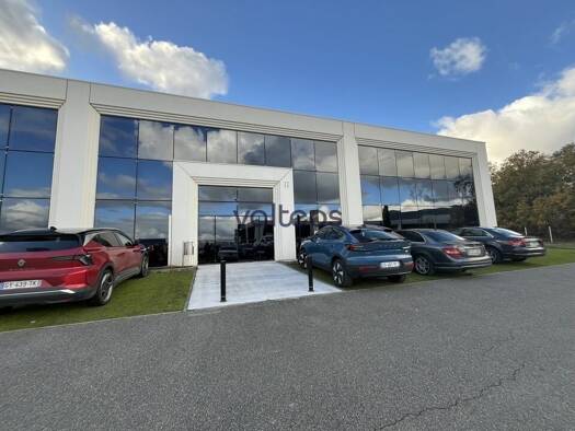 Espace bureau à louer 10 634 € 834 m² de bureaux divisible de 240 m² à 834 m² Naspe Sélery Colomiers 31770