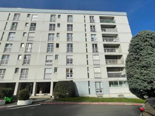 Appartement à vendre 65 000 € 3 pièces 1 chambre 46 m² Étage 6/9 La Métare – Le Portail Rouge Saint-Étienne 42100