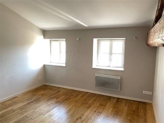 Appartement à louer 460 € 2 pièces 1 chambre 27,9 m² 2ème étage Centre Ville Bourg-en-Bresse 01000