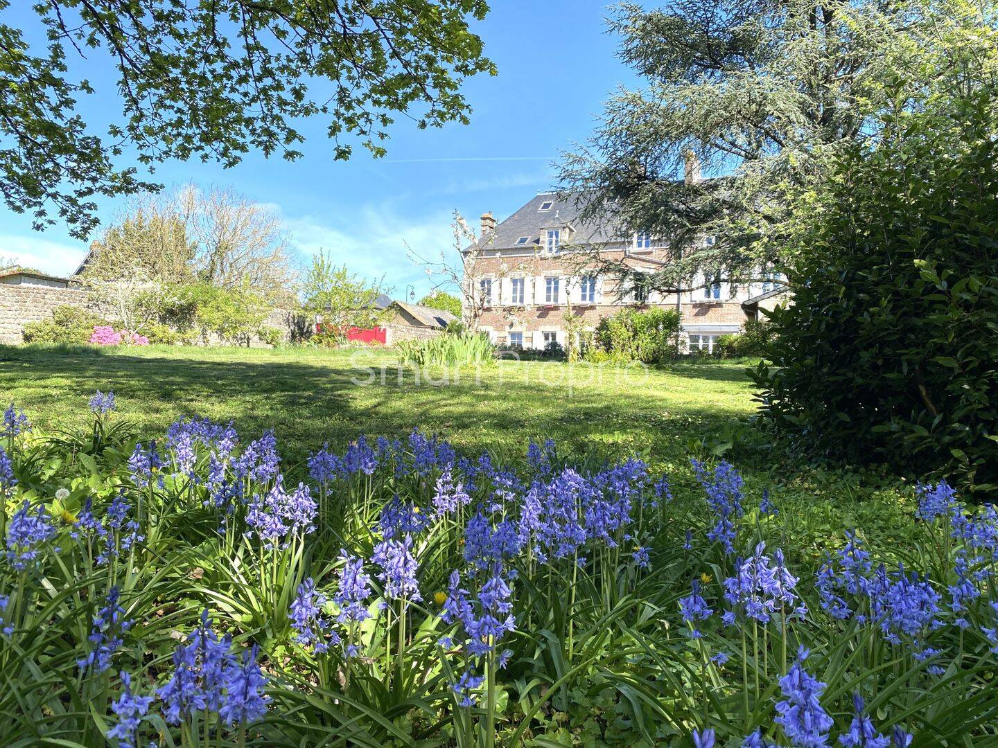 Maison 19 pièces 500 m² · à Carrouges · 500 m² · 288 000 €
