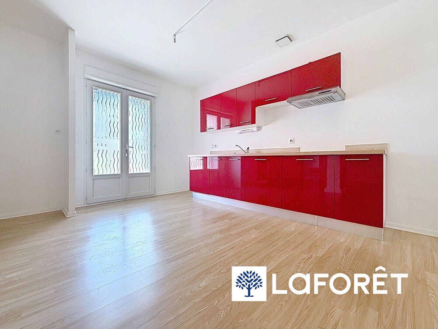 Appartement 3 pièces 69 m² · à Les Éparres · 68,5 m² · 650 €