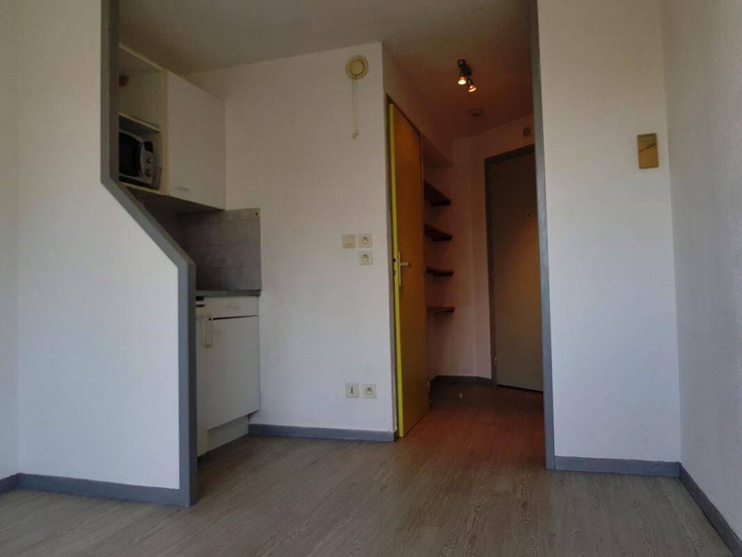 Appartement 1 pièce 16 m² · à Grenoble · 16 m² · 327 €