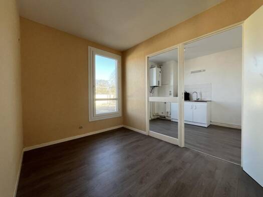 Appartement à louer 567 € 3 pièces 2 chambres 67 m² 1er étage Centre Amplepuis 69550