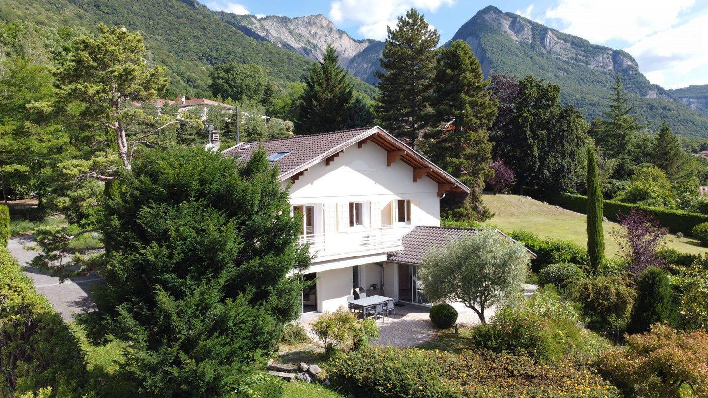 Maison 8 pièces 214 m² · à Saint-Ismier · 214 m² · 790 000 €