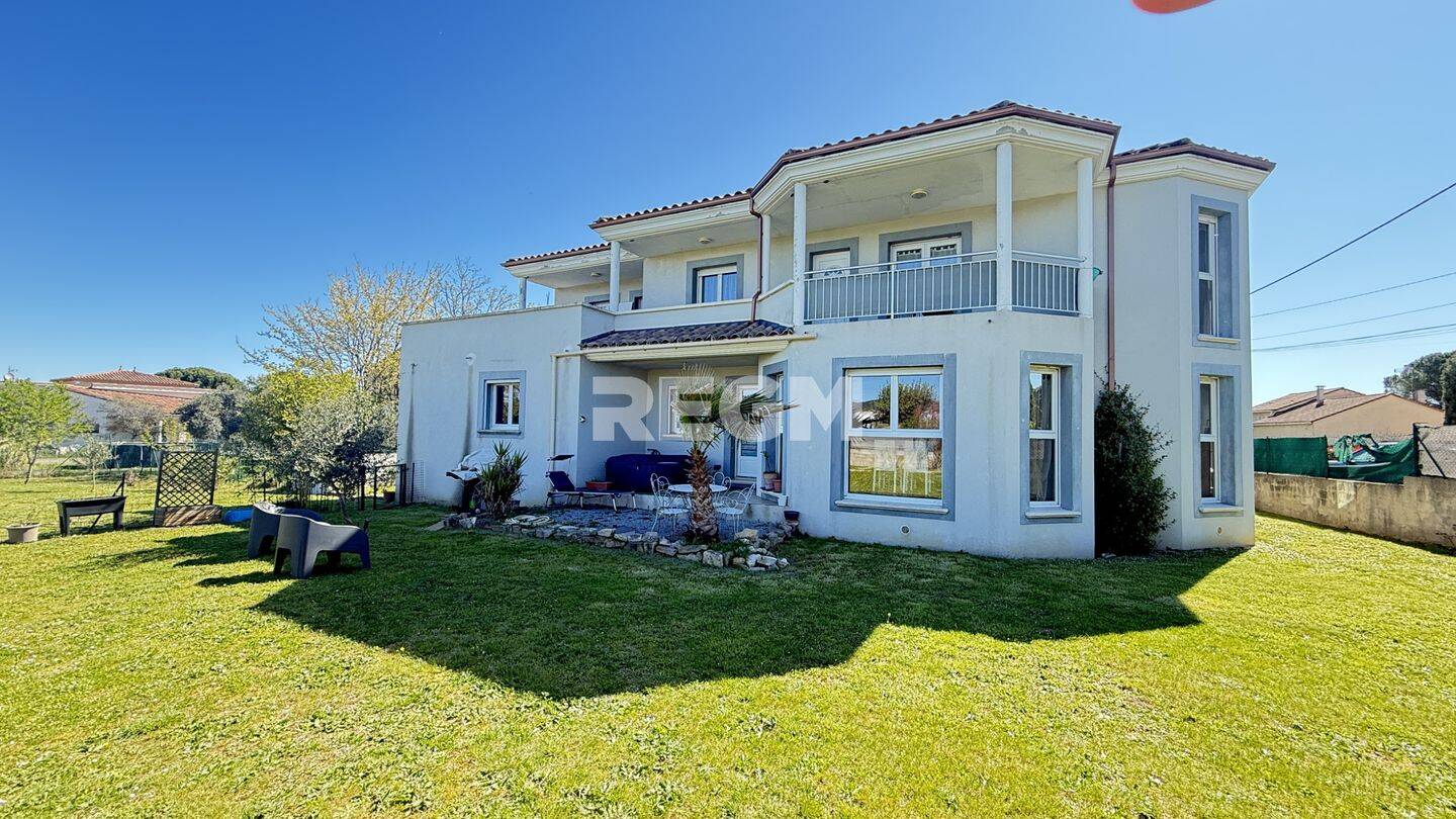 Maison 8 pièces 235 m² · à Bagard · 235 m² · 315 000 €