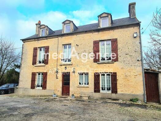 Maison à vendre 228 000 € 6 pièces 3 chambres 85 m² 3 831 m² de terrain Falaise 14700