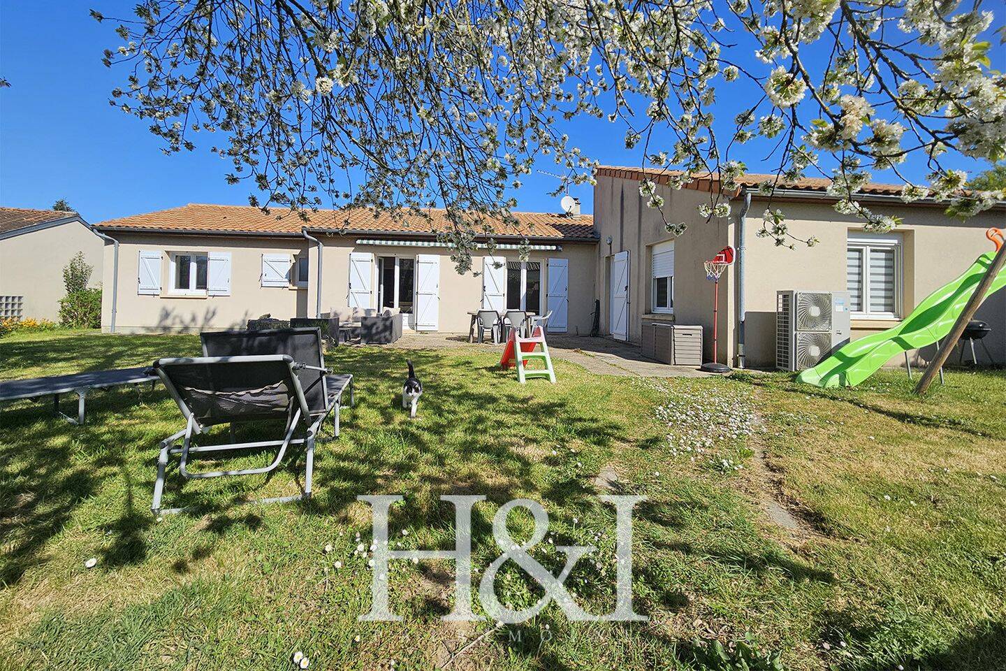 Maison 5 pièces 145 m² · à Nieuil-l'Espoir · 145 m² · 230 500 €