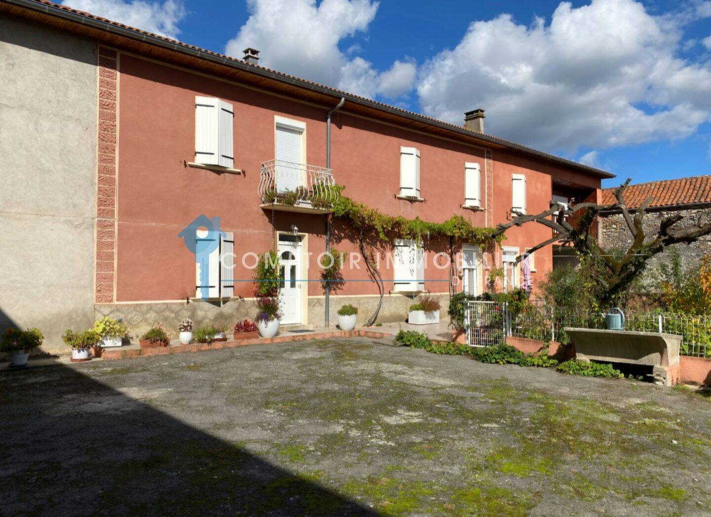 Maison 6 pièces 230 m² · à Ausson · 230 m² · 210 000 €