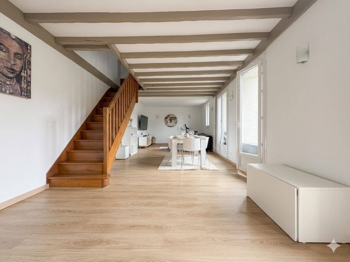 Maison 4 pièces 100 m² · à Avilly-Saint-Léonard · 100 m² · 389 000 €