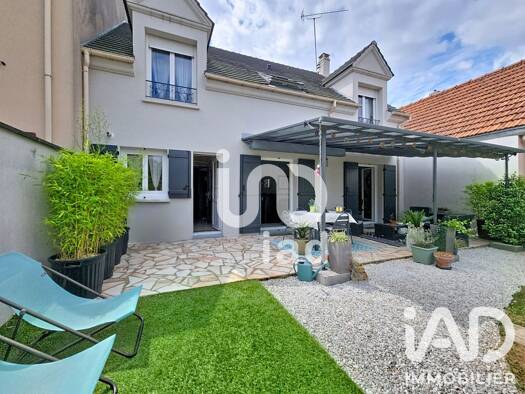 Maison à vendre 448 000 € 6 pièces 4 chambres 122 m² 402 m² de terrain Mairie Rouxel-Sud Est Pontault-Combault 77340