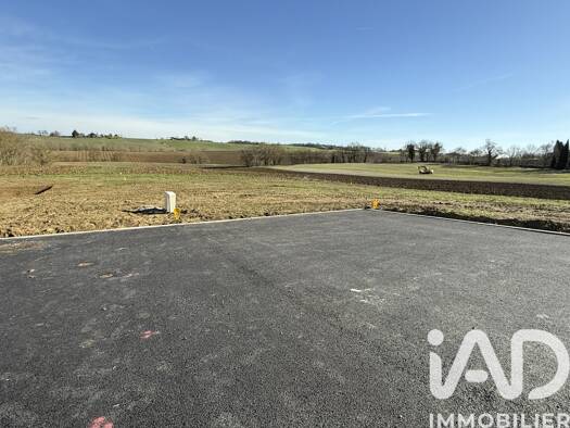 Terrain constructible viabilisé à vendre 80 000 € 1 000 m² de terrain Encausse 32430