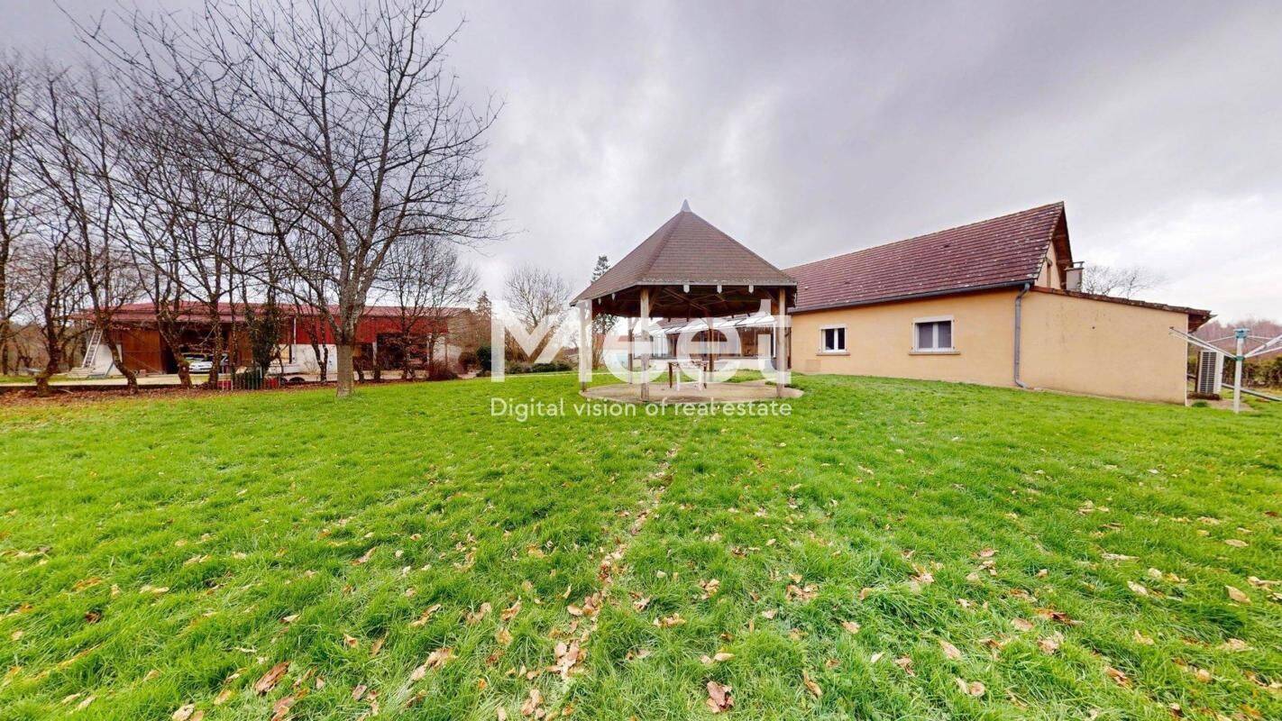 Maison 5 pièces 225 m² · à Bussy-en-Othe · 225 m² · 371 000 €