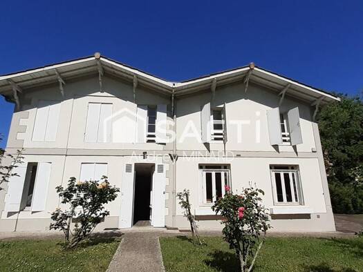 Espace bureau à vendre 1 026 500 € 340 m² de bureaux Centre Léognan 33850