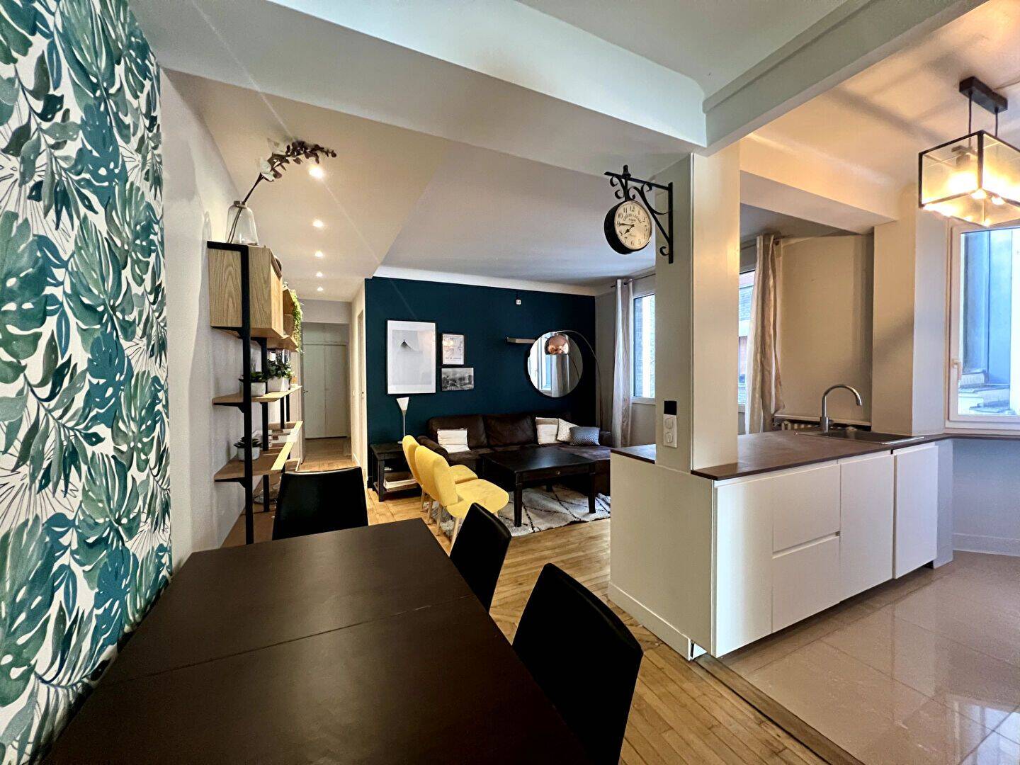 Appartement 3 pièces 63 m² · à Paris 15ème Arrondissement · 63,3 m² · 2 583 €/mois