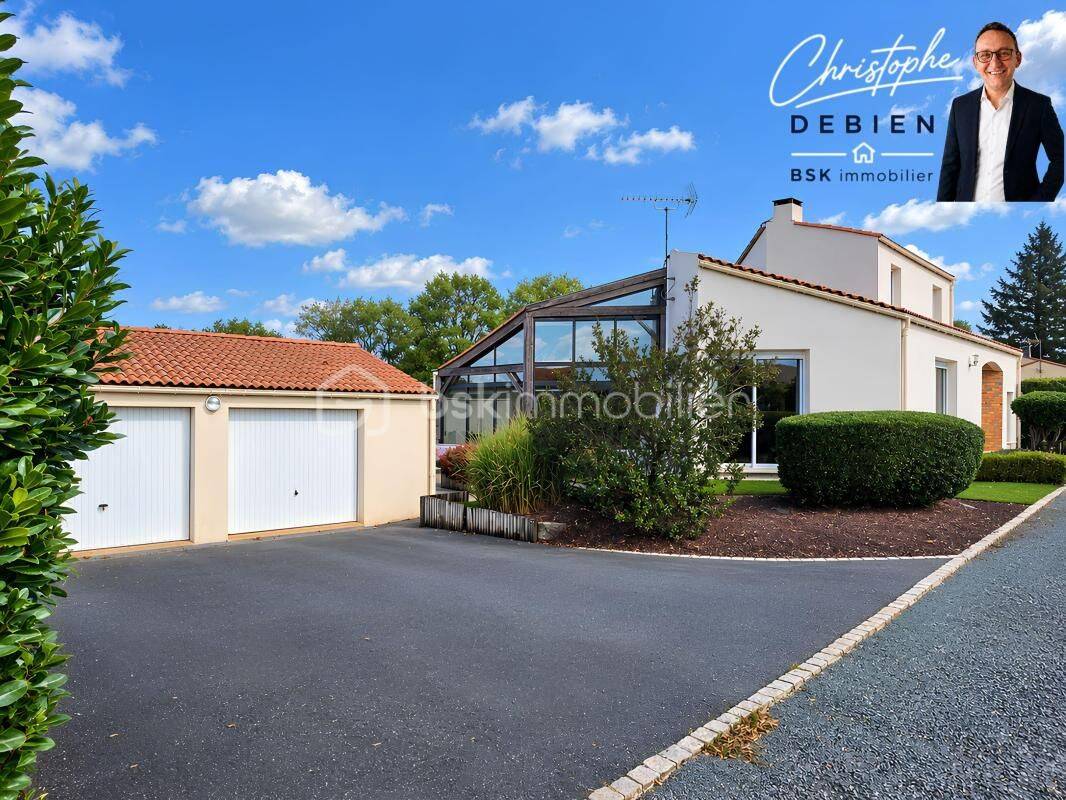 Maison 7 pièces 174 m² · à Essarts en Bocage · 174 m² · 315 000 €