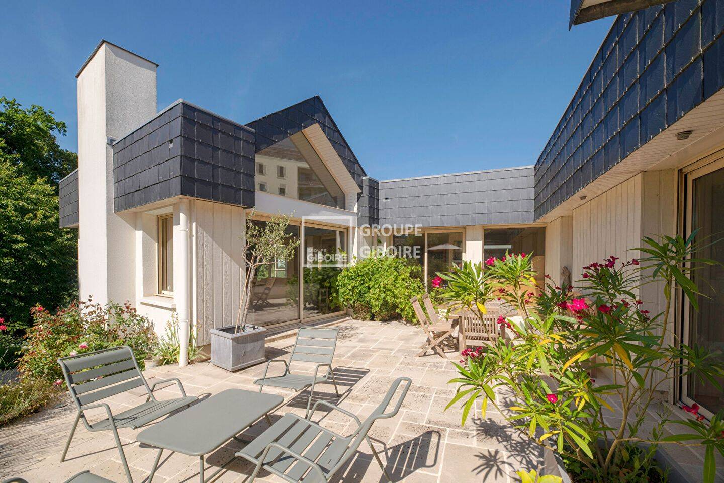 Maison 8 pièces 225 m² · à Rennes · 225 m² · 2 044 000 €