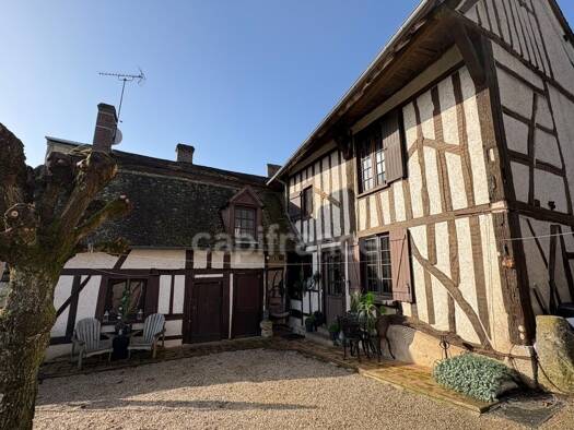 Maison à vendre 207 900 € 5 pièces 4 chambres 177 m² 481 m² de terrain Saint-Maurice-sur-Aveyron 45230