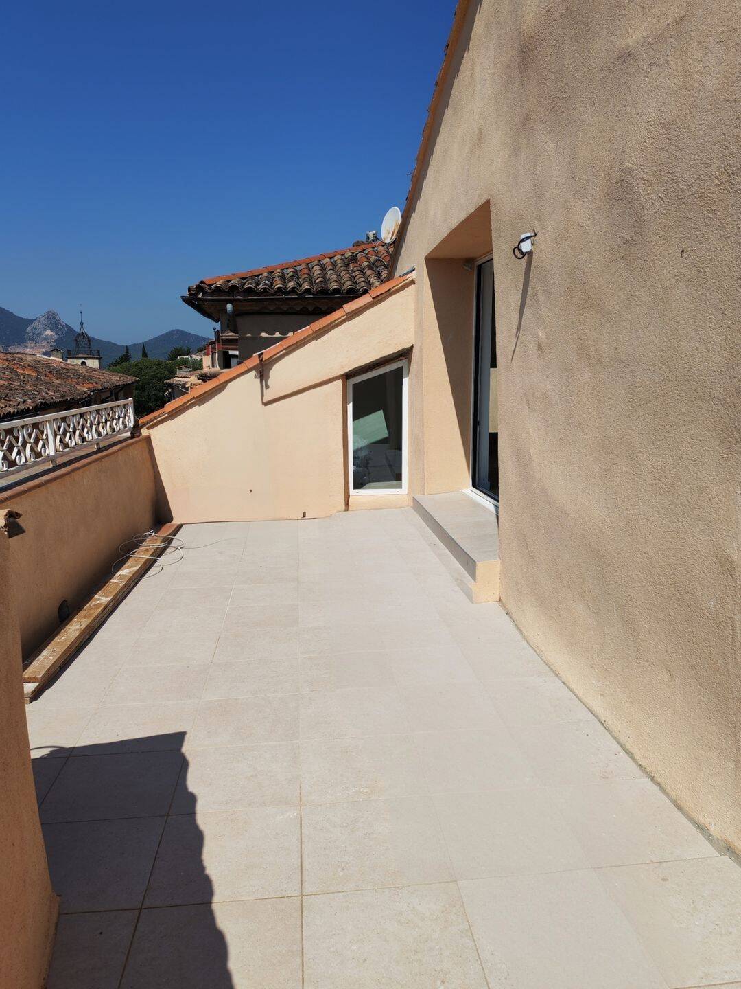 Appartement 2 pièces 44 m² · à Camps-la-Source · 44,5 m² · 830 €