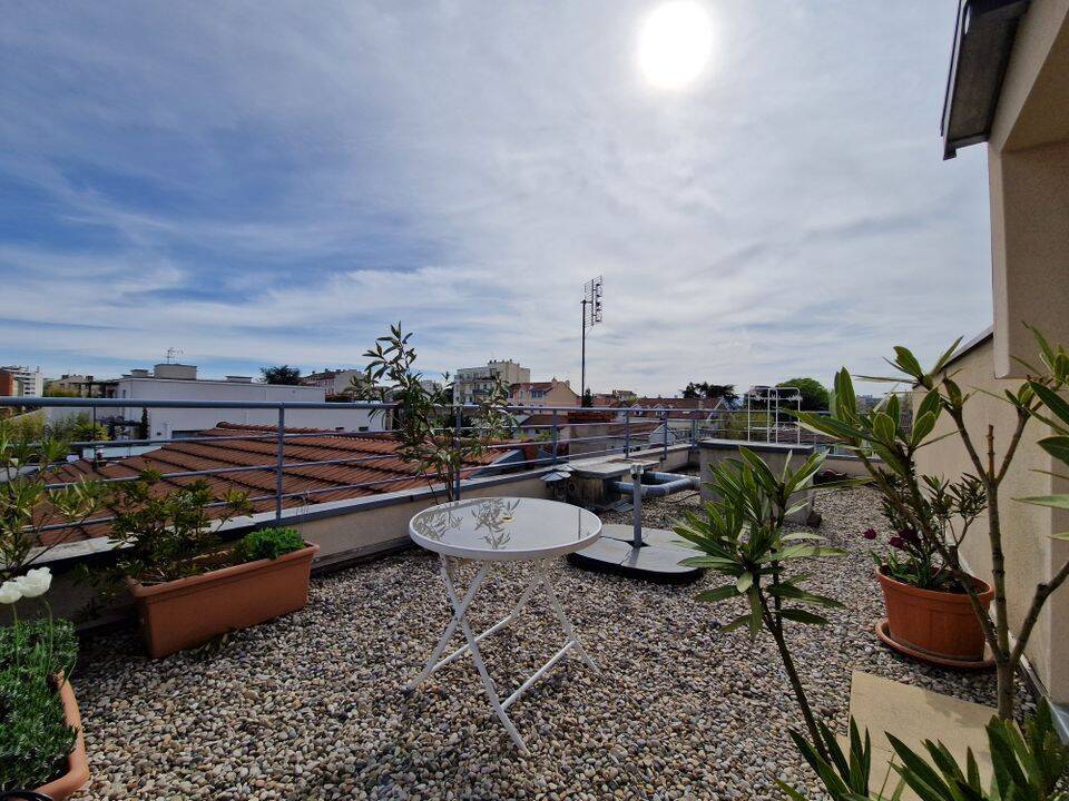 Appartement 3 pièces 61 m² · à Lyon 3ème Arrondissement · 61 m² · 1 345 €/mois