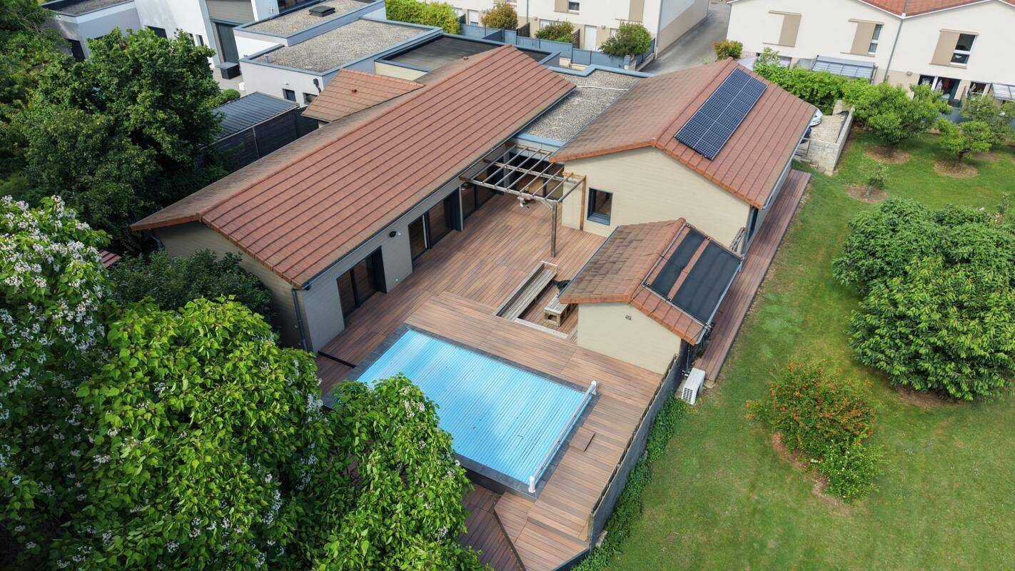 Maison 6 pièces 235 m² · à Communay · 235 m² · 600 000 €